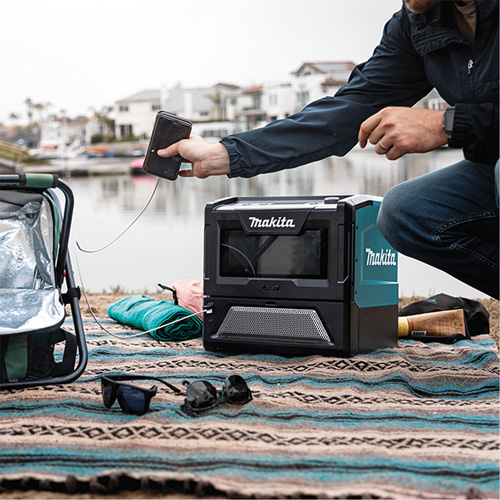 Four &agrave; micro-ondes sans fil 40 V Max XGT (outil seulement), 350 W/500 W, Noir/bleu Distribution Industrielle GC