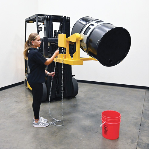 Porte-baril pour chariot &agrave; fourche, Pour 55 gal. US (45,8 gal imp&eacute;rial) Distribution Industrielle GC