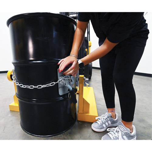 Porte-baril pour chariot &agrave; fourche, Pour 55 gal. US (45,8 gal imp&eacute;rial) Distribution Industrielle GC