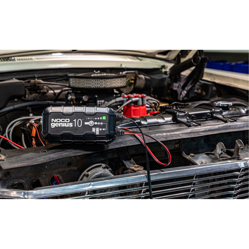 Chargeur de batterie 10 A Genius 10 Distribution Industrielle GC