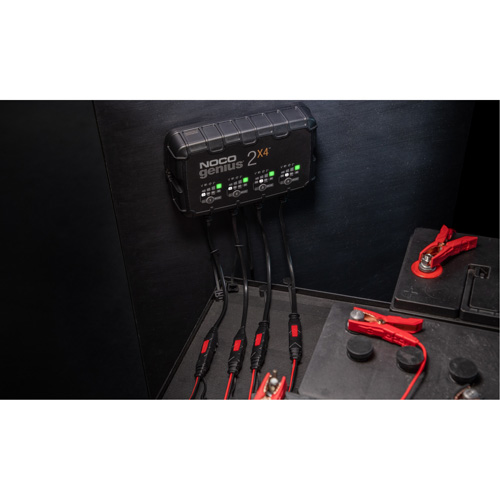 Chargeur de batterie 4 sorties de 8 A Genius 2X4 Distribution Industrielle GC