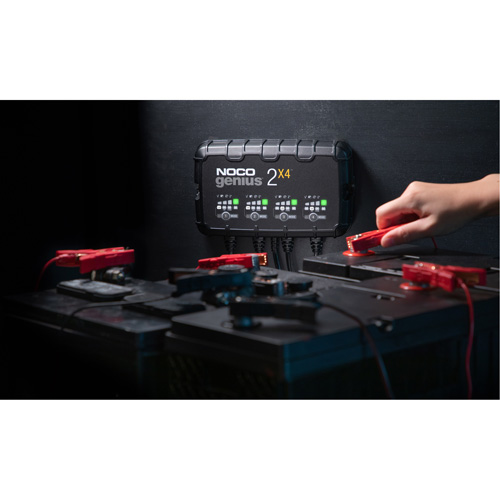 Chargeur de batterie 4 sorties de 8 A Genius 2X4 Distribution Industrielle GC