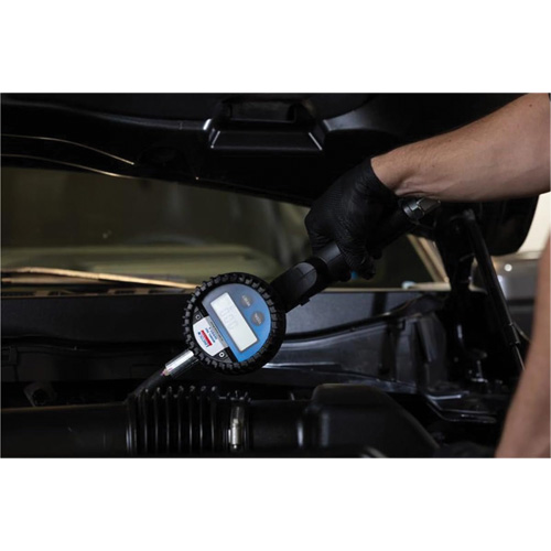 D&eacute;bitm&egrave;tre &eacute;lectronique de lubrifiant avec rallonge flexible &agrave; 90° Distribution Industrielle GC