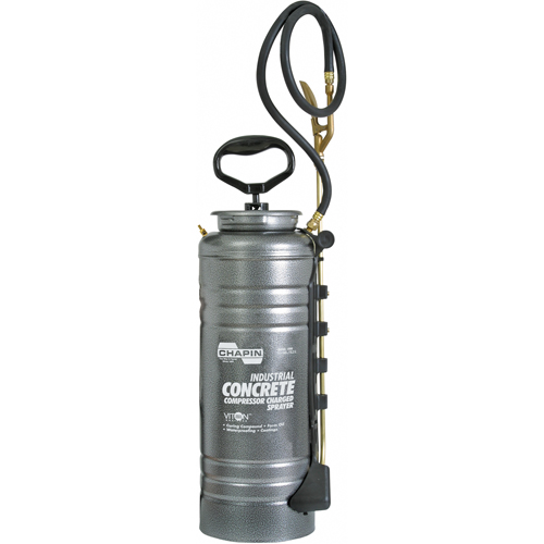 Pulv&eacute;risateurs Pump Free charg&eacute;s par compresseur, 3,5 gal. (13,25 L), Acier, Lance de 24" Distribution Industrielle GC