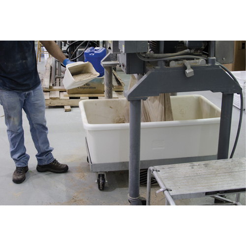 M&eacute;ga pelle &agrave; main, Plastique, Rouge, 128 oz. Distribution Industrielle GC