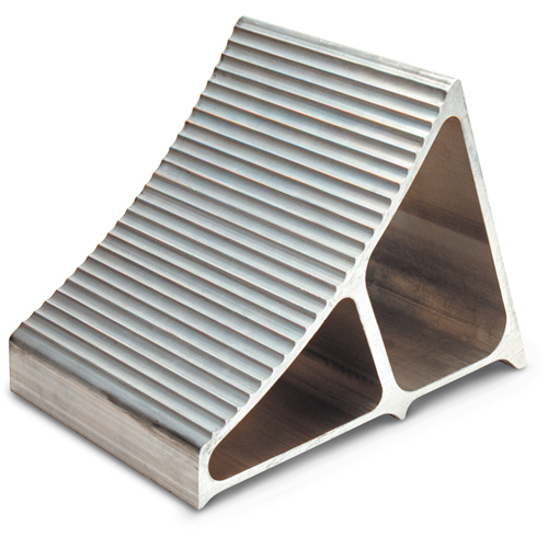 Cales-roue en aluminium, 7" la x 11-1/2" p x 8" h Distribution Industrielle GC