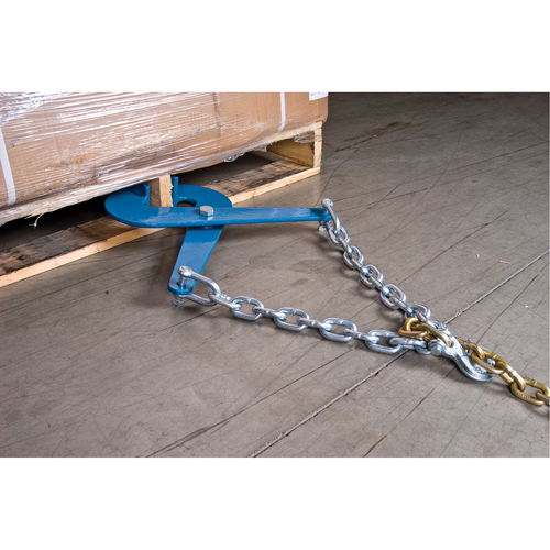Pallet Puller, 16 lbs. Weight, 7" Jaw Opening, 5000 lbs. Pulling Capacity, 3" Jaw Height Distribution Industrielle GC