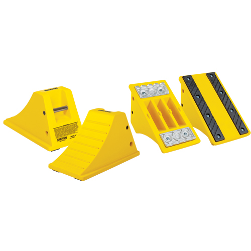 Cales-roue tout-terrain robustes, Polyur&eacute;thane, Jaune s&eacute;curit&eacute;, 11-1/4" la x 21" p x 12-1/4" h Distribution Industrielle GC