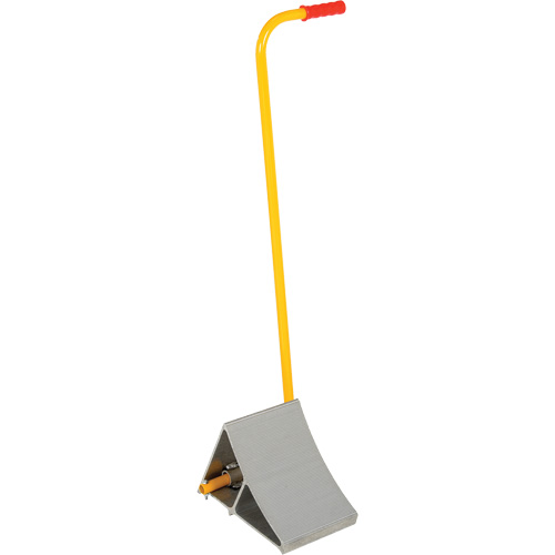 Cale de roues en aluminium avec poign&eacute;e, 7" la x 11-7/8" p x 7-11/16" h Distribution Industrielle GC