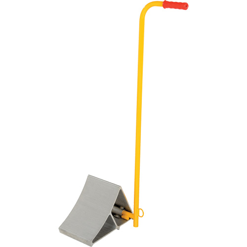 Cale de roues en aluminium avec poign&eacute;e, 7" la x 11-7/8" p x 7-11/16" h Distribution Industrielle GC