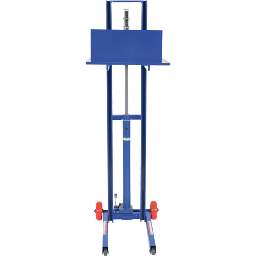 Gerbeur hydraulique &agrave; plateforme, M&eacute;canisme Pompe au pied, Capacit&eacute; de 400 lb, Levage max de 51-1/8" Distribution Industrielle GC