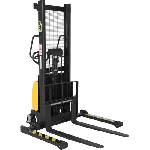 Gerbeur pour chariot &eacute;l&eacute;vateur, Fonctionnement &eacute;lectrique, Capacit&eacute; 2000 lb, Lev&eacute;e max 63" Distribution Industrielle GC