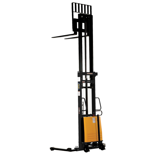 Gerbeur pour chariot &eacute;l&eacute;vateur, Fonctionnement &eacute;lectrique, Capacit&eacute; 2000 lb, Lev&eacute;e max 137" Distribution Industrielle GC