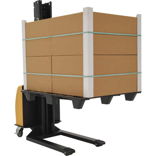 Gerbeur motoris&eacute; avec m&acirc;t &eacute;troit, Fonctionnement &eacute;lectrique, Capacit&eacute; 1000 lb, Lev&eacute;e max 63" Distribution Industrielle GC