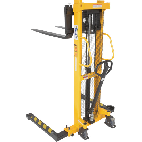 Manual Hydraulic Stacker, Hand Pump Operated, 2000 lbs. Capacity, 63" Max Lift Distribution Industrielle GC