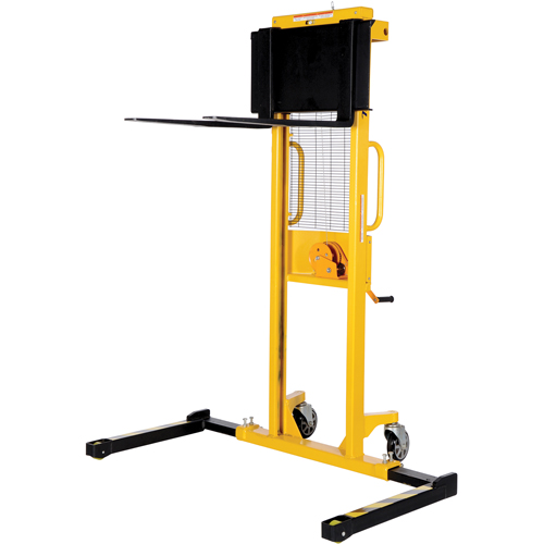 Manual Stacker, Hand Winch Operated, 770 lbs. Capacity, 60" Max Lift Distribution Industrielle GC