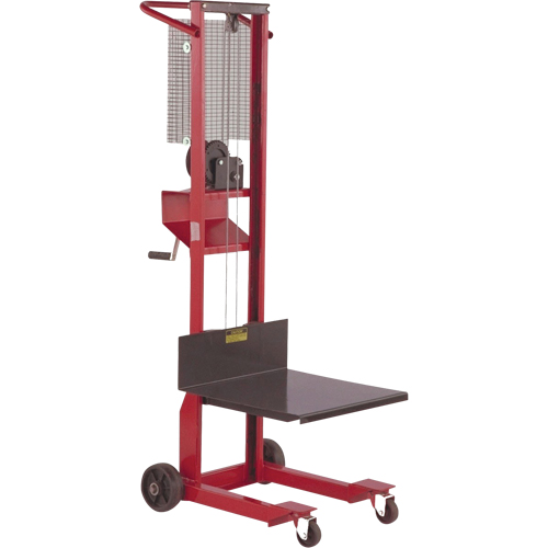 Empileur &agrave; plateforme, M&eacute;canisme Treuil manuel, Capacit&eacute; de 500 lb, Levage max de 54" Distribution Industrielle GC