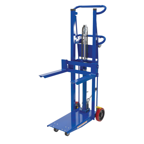 Empileur &agrave; plateforme, M&eacute;canisme Pompe au pied, Capacit&eacute; de 750 lb, Levage max de 52" Distribution Industrielle GC