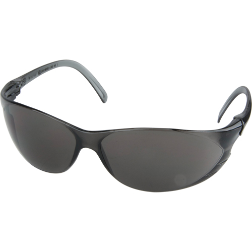Lunettes de s&eacute;curit&eacute; s&eacute;rie Twister, Lentille Grise/fum&eacute;e, Anti-&eacute;gratignures, ANSI Z87+/R&eacute;pond ou surpasse la norme CSA Z94.3 Distribution Industrielle GC