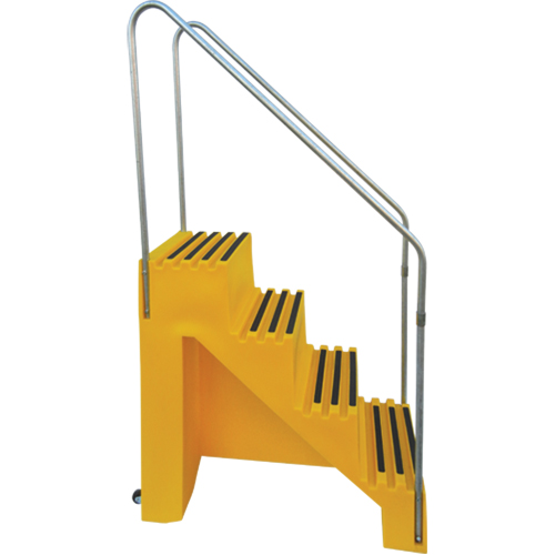 Industrial Step Stool, 4 Steps, 43" x 22-1/2" x 66" High Distribution Industrielle GC
