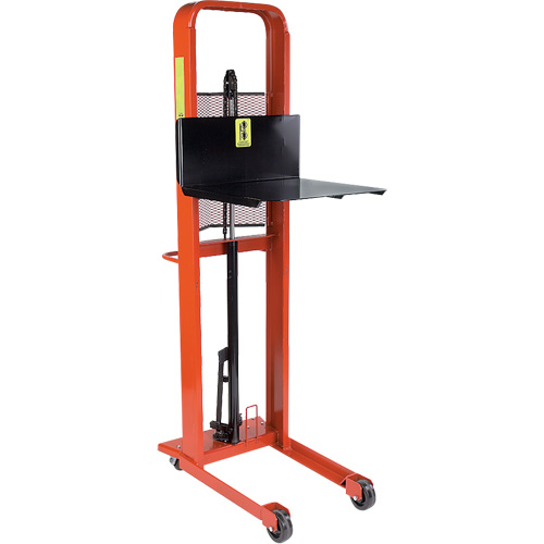 Gerbeur hydraulique &agrave; plateforme, M&eacute;canisme Pompe au pied, Capacit&eacute; de 1000 lb, Levage max de 80" Distribution Industrielle GC