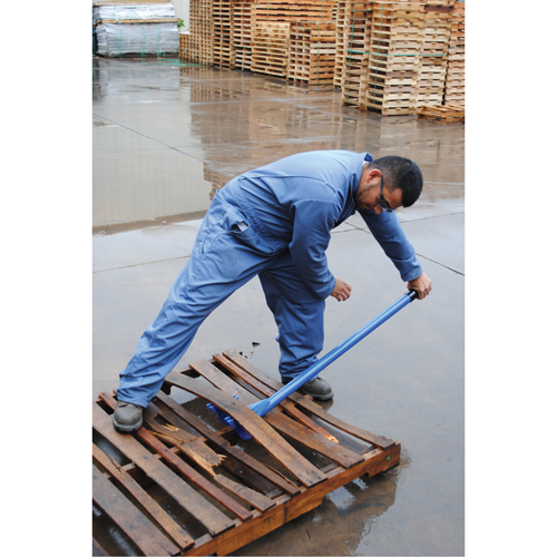 Outil pour d&eacute;monter les palettes Distribution Industrielle GC