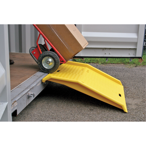 Rampe portable en poly pour contenant d'exp&eacute;dition, Capacit&eacute; de 750 lb, 35" la x 36" lo Distribution Industrielle GC