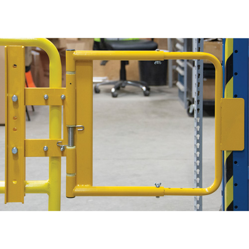 Safety Swing Gate, 21" H x 16" - 26" W Distribution Industrielle GC
