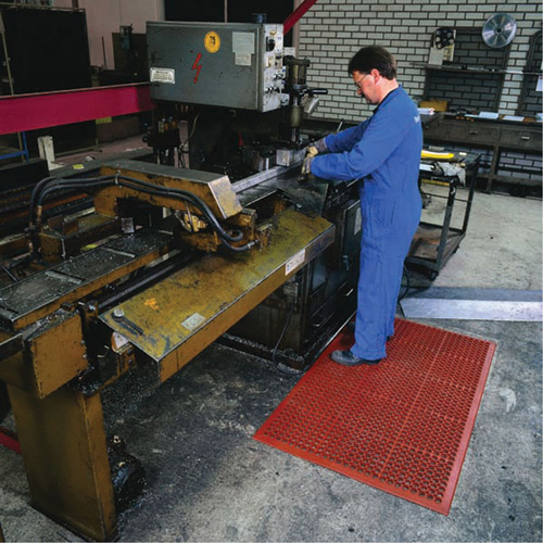 Tapis de s&eacute;rie Competitor, &agrave; fentes, 3' x 5' x 7/8", Orange, Caoutchouc naturel Distribution Industrielle GC