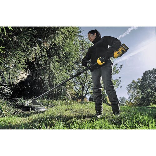 Max* Cordless Brushless Attachment-Capable String Trimmer, 17", Battery Powered, 60 V Distribution Industrielle GC