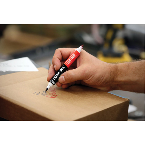 Marqueur &agrave; encre permanente et double couleur Markal Dura-Ink, Noir/Rouge, Pointe Ronde Distribution Industrielle GC
