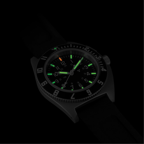 Montre Steel Navigator sur ensemble bracelet en caoutchouc noir de trois morceaux, Num&eacute;rique, &agrave; piles, 41 mm, Noir Distribution Industrielle GC