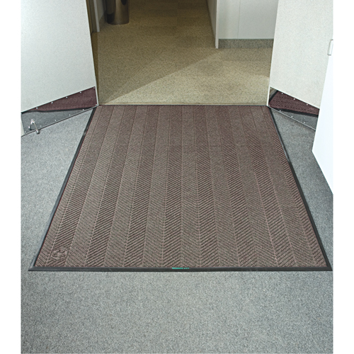 Waterhog&reg; Eco Elite Matting, Wiper/Scraper, 4' x 20' x 3/8", Chestnut Brown Distribution Industrielle GC