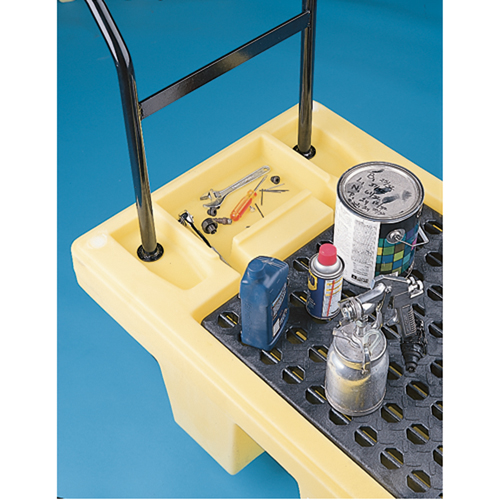 Chariots Poly-Spillcart, 66,5" lo x 29" la x 43,9" h, Cap. de d&eacute;versement 57 gal. US Distribution Industrielle GC