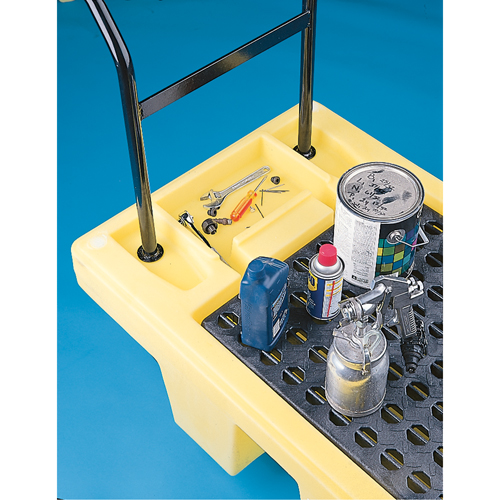 Chariots Poly-Spillcart, 66,5" lo x 29" la x 43,9" h, Cap. de d&eacute;versement 57 gal. US Distribution Industrielle GC