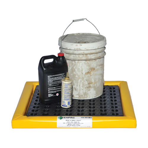 Poly-Spillpad Pads, 24" L x 24" W x 2" H, 2 US gal. Spill Capacity Distribution Industrielle GC