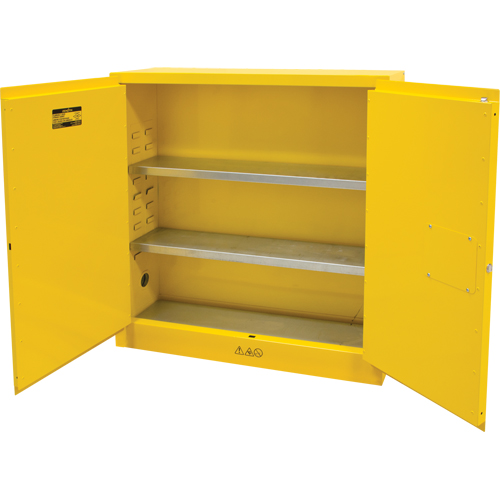 Armoire pour produits inflammables, 24 gal., 2 Porte(s), 43" La x 44" h x 12" p Distribution Industrielle GC