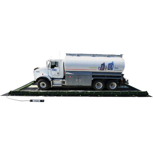 Berme de confinement secondaire pour v&eacute;hicules Ride-Side Berm, Capacit&eacute; 7500 gal. US, 20' la x 40' lo x 15" h, Support en L Distribution Industrielle GC