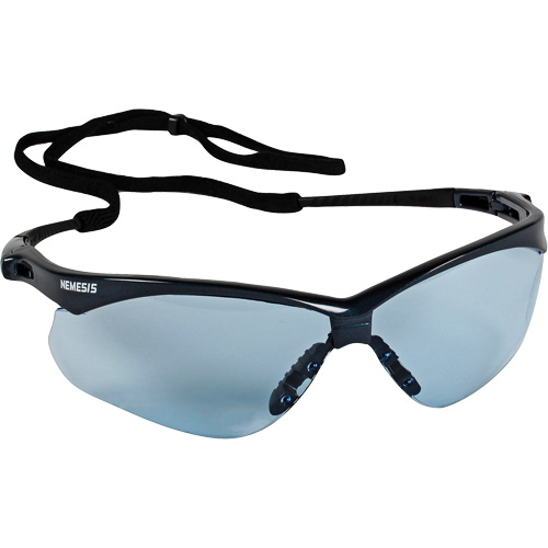 Lunettes de s&eacute;curit&eacute; Nemesis de Kleenguard, Lentille Bleu p&acirc;le, Anti-&eacute;gratignures, ANSI Z87+/R&eacute;pond ou surpasse la norme CSA Z94.3 Distribution Industrielle GC