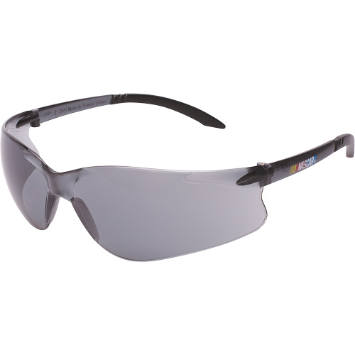Lunettes de s&eacute;curit&eacute; Veratti GT, Lentille Grise/fum&eacute;e, Anti-&eacute;gratignures, ANSI Z87+/R&eacute;pond ou surpasse la norme CSA Z94.3 Distribution Industrielle GC