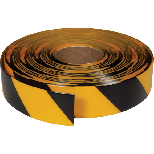Ruban de marquage tr&egrave;s r&eacute;sistant pour plancher ArmorStripe, 2" x 100', PVC, Noir et jaune Distribution Industrielle GC