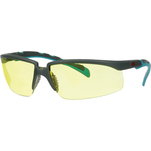 Lunettes de s&eacute;curit&eacute; de la s&eacute;rie Solus 2000, Lentille Ambr&eacute;e, Antibu&eacute;e/Anti-&eacute;gratignures, ANSI Z87+ Distribution Industrielle GC