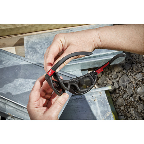 Performance Safety Glasses with Gasket, Black Lens, Polarized, Meets/Exceeds CSA Z94.3 Distribution Industrielle GC