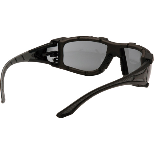 Lunettes de s&eacute;curit&eacute; Endeavor Plus, Lentille Gris, Antibu&eacute;e, ANSI Z87+/R&eacute;pond ou surpasse la norme CSA Z94.3 Distribution Industrielle GC