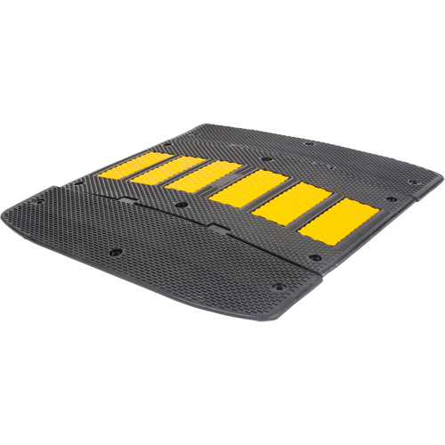 Speed Hump with End Caps, Rubber, 2' L x 36" W x 1-1/4" H Distribution Industrielle GC