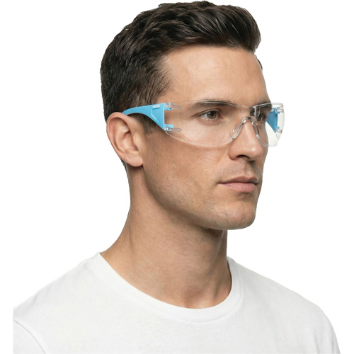 Lunettes de s&eacute;curit&eacute; bleu/blanc Adapt Lite, Lentille Transparent, Antibu&eacute;e/Anti-&eacute;gratignures, ANSI Z87+/R&eacute;pond ou surpasse la norme CSA Z94.3 Distribution Industrielle GC