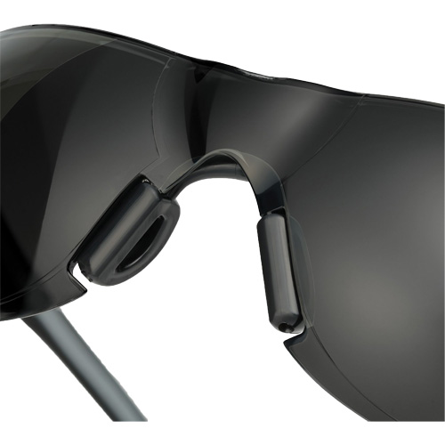 Lunettes de s&eacute;curit&eacute; Adapt Lite, Lentille Fum&eacute;e, Antibu&eacute;e/Anti-&eacute;gratignures, ANSI Z87+/R&eacute;pond ou surpasse la norme CSA Z94.3 Distribution Industrielle GC