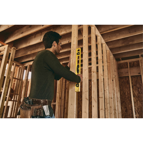 Niveau en ABS tr&egrave;s r&eacute;sistant aux impacts, Poutre en I, 24" lo, Plastique, 3, Non magn&eacute;tique Distribution Industrielle GC