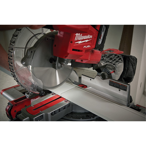 M18 Fuel Dual Bevel Sliding Compound Mitre Saw Kit Distribution Industrielle GC