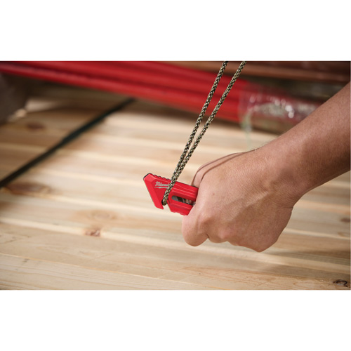 Couteau utilitaire compact pour usage multiple Distribution Industrielle GC